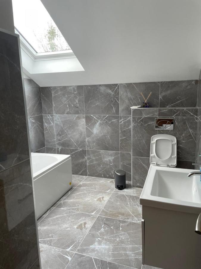Lough Key Luxury Riverfront Apartment Cootehall Exteriér fotografie