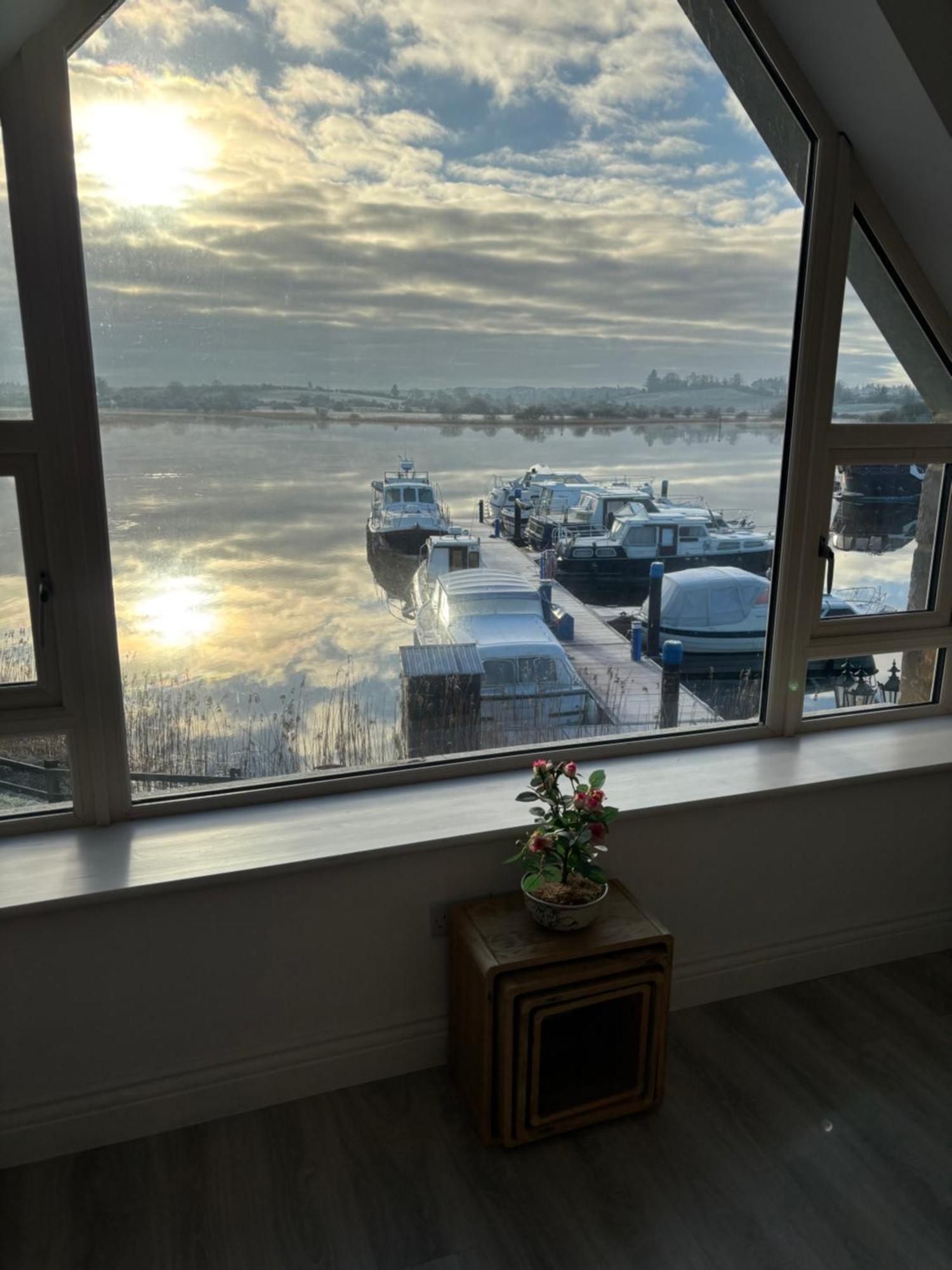 Lough Key Luxury Riverfront Apartment Cootehall Exteriér fotografie